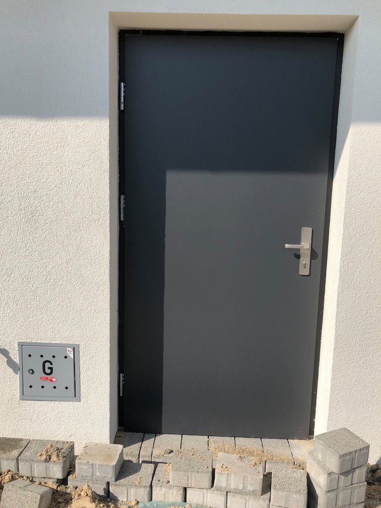 48364289_944186075786715_2781024962343862272_n