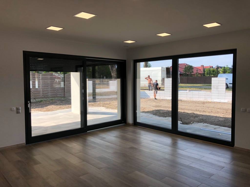 48393025_944186362453353_1393878197933703168_n